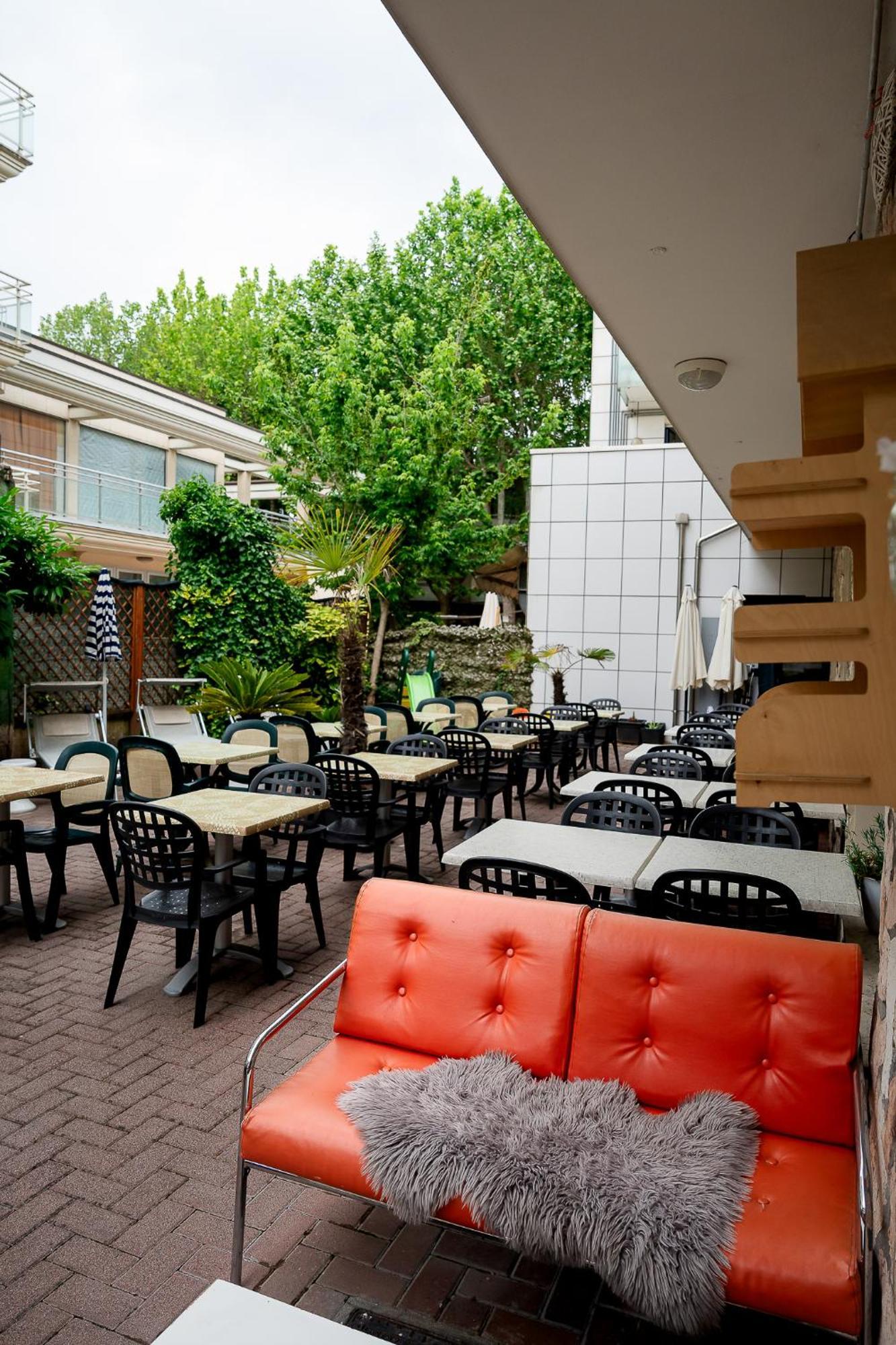 Hotel La Pergola Bellaria-Igea Marina Exterior photo