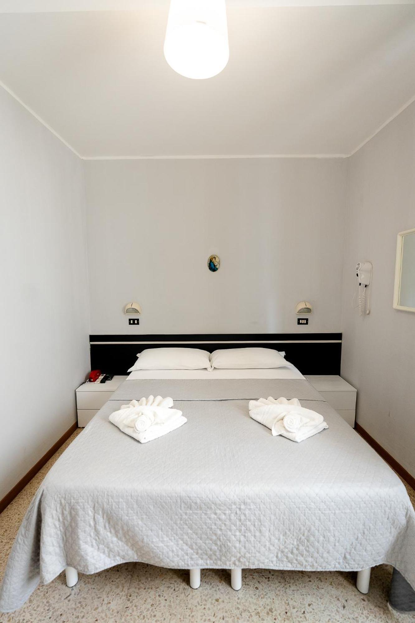 Hotel La Pergola Bellaria-Igea Marina Exterior photo
